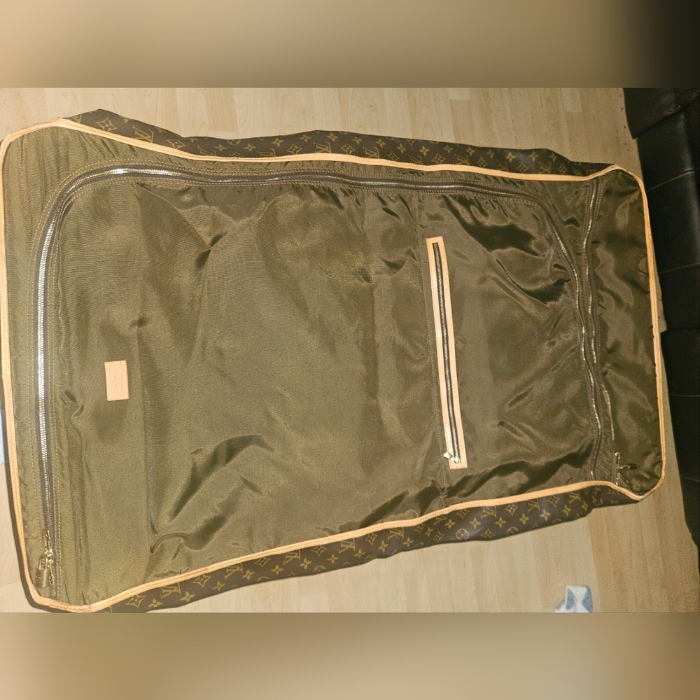 LOUIS VUITTON  GARMENT LUGGAGE BAG - Picture 2 of 2